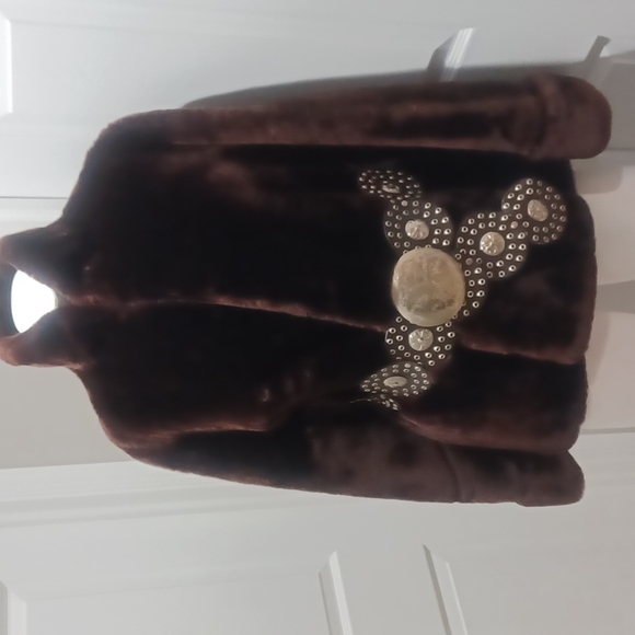 Fur Coat - Picture 9 of 9